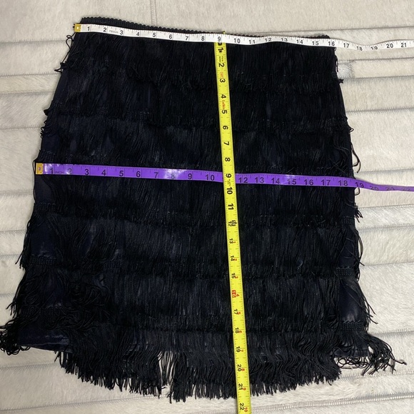 Nanette Lepore fringe, burlesque’s short black skirt! Size 6 - Picture 14 of 14